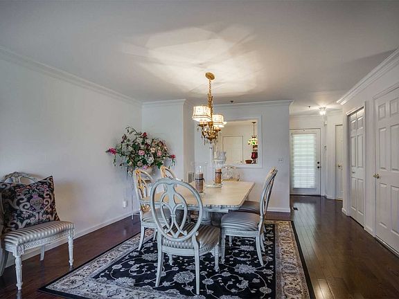 3rd image of 112 Commodore Cir