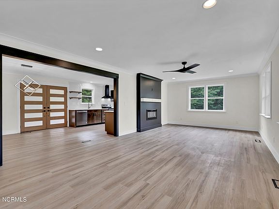 4th image of 374 Peanut Rd