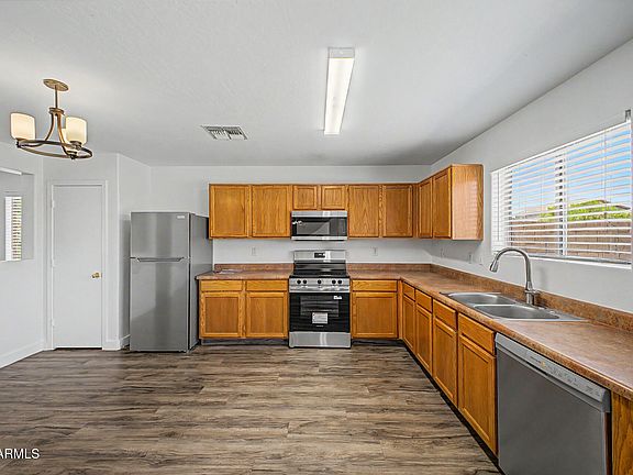 4th image of 43782 W SAGEBRUSH Trail