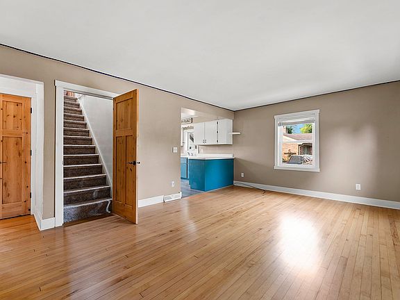 5th image of 1012 Center St