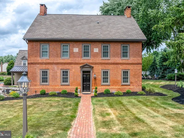 2249 Bob White Ln, Lancaster, PA 17601