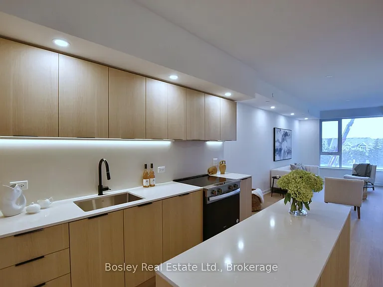 31 Huron St #227 — Photo 10