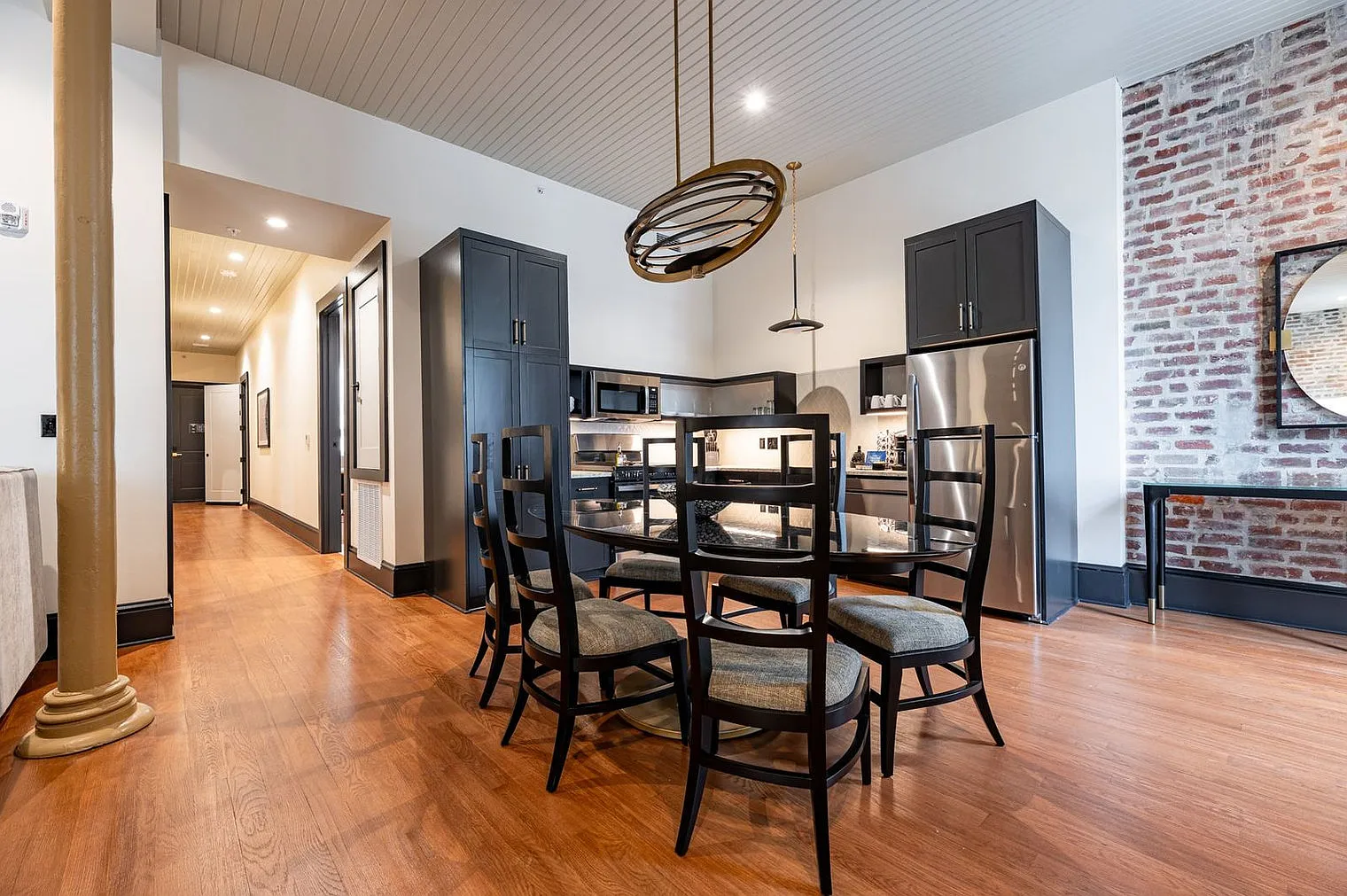 3 bed, 3.0 bath, 1463 sqft, $10,795 — Photo 4