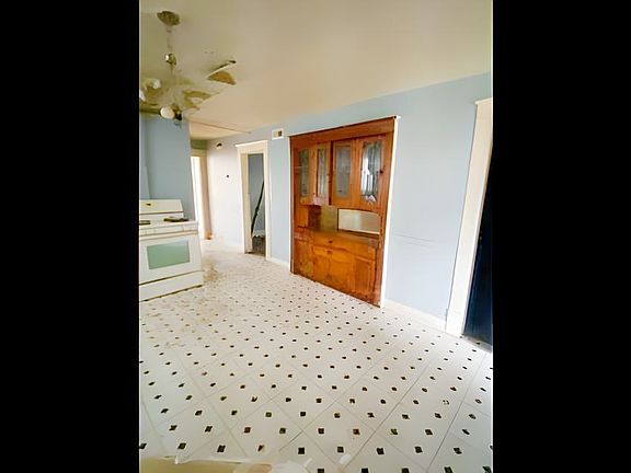2nd image of 3033 S Kildare Ave