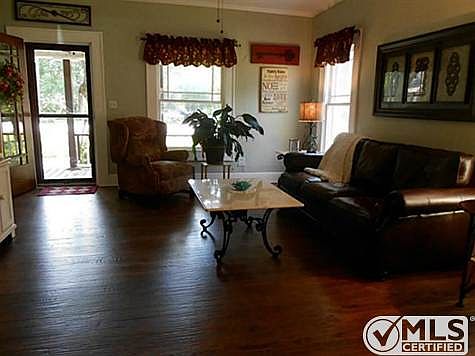 2nd image of 503 S Main St