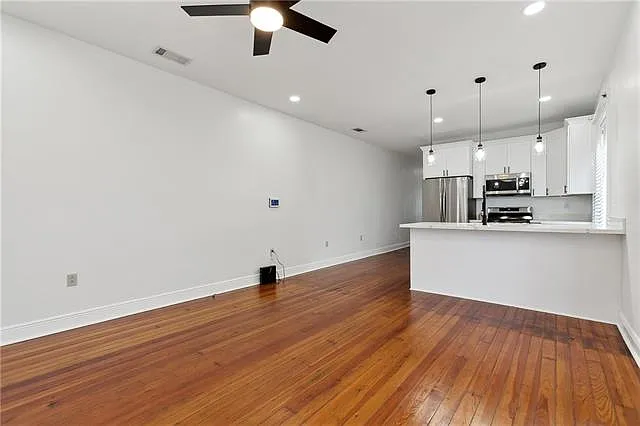 2 bed, 1.0 bath, 896 sqft, $1,750 — Photo 4