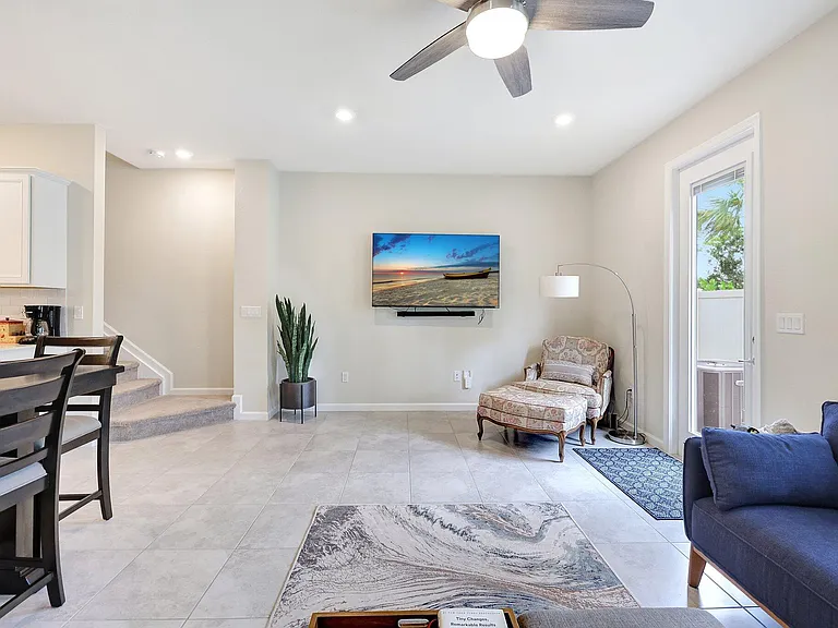 1807 SE Ocean Cove Way — Photo 15