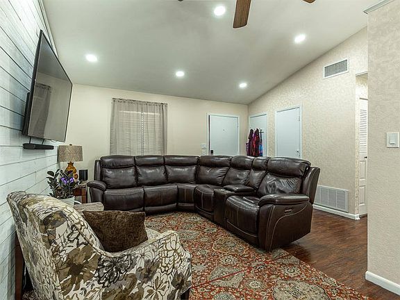 5th image of 1073 Madura Dr