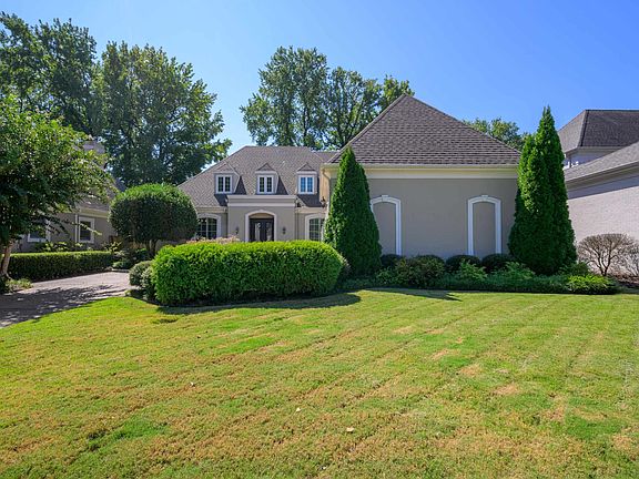 2nd image of 7115 Manor Woods Ct
