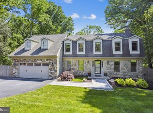 11002 Devenish Dr, Oakton, VA 22124