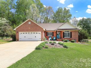 7982 King Arthurs Ct, Denver, NC 28037