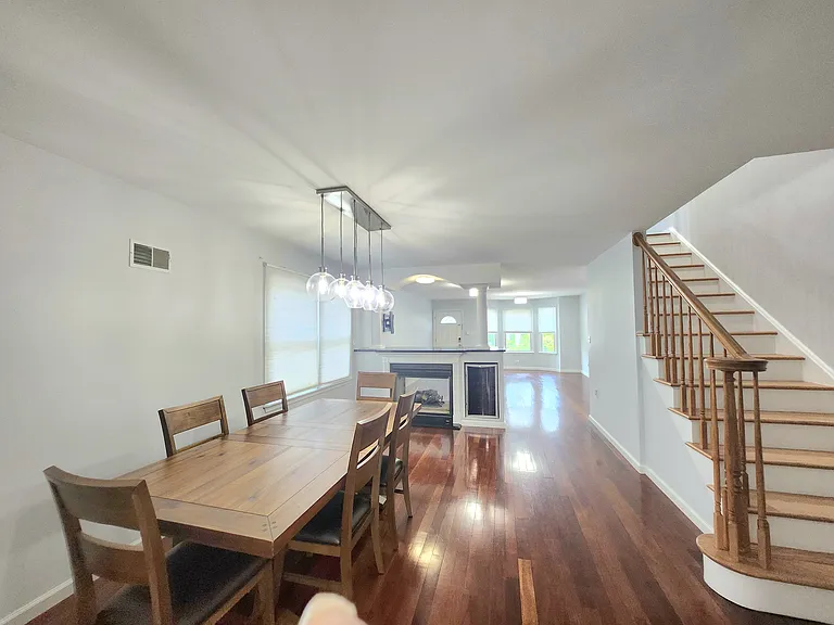 430 Aurora Ave #430 — Photo 5