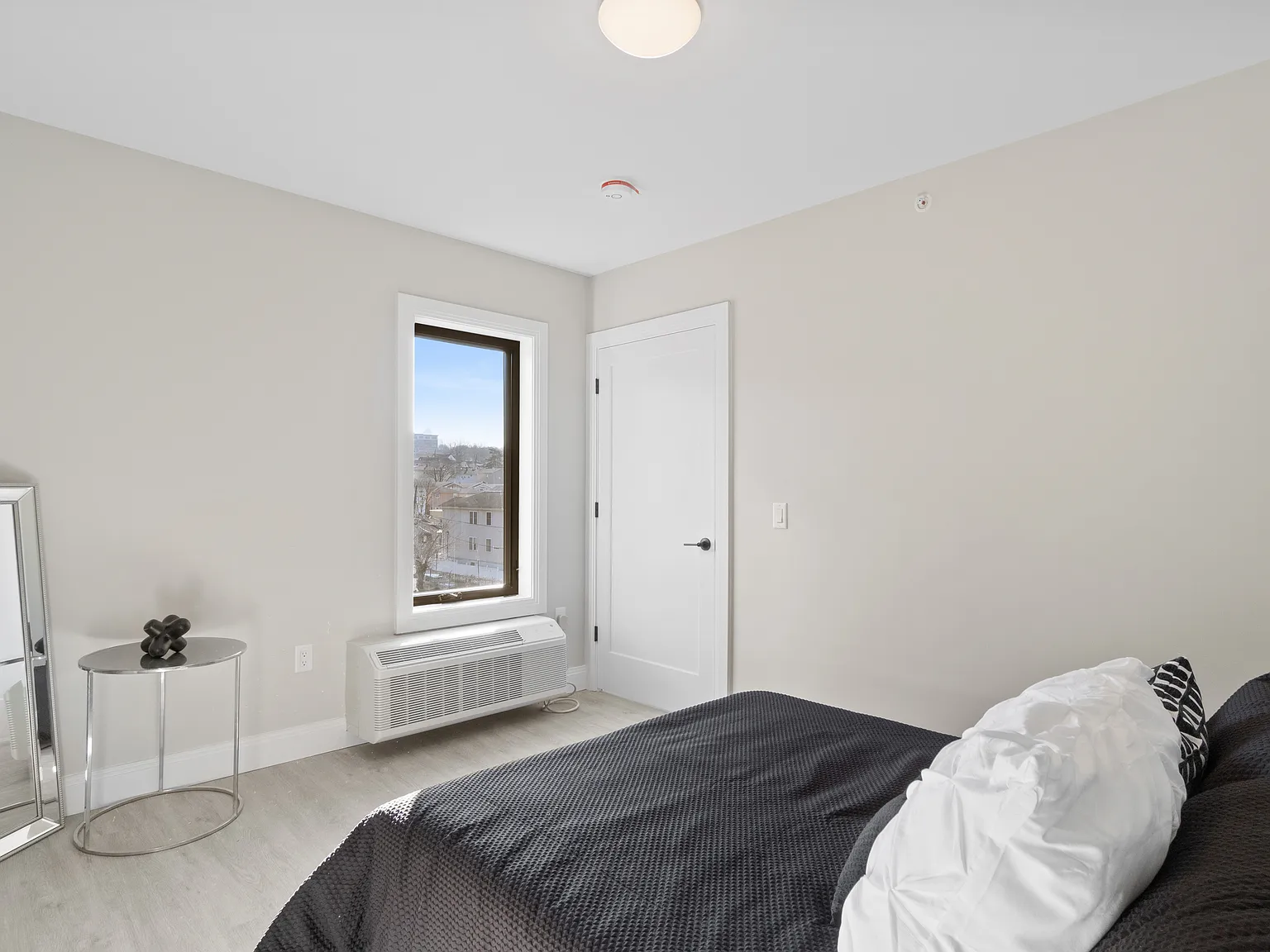 1 bed, $2,030 — Photo 3