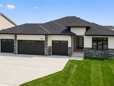 17418 N Valley Dr, Urbandale, IA, 50323