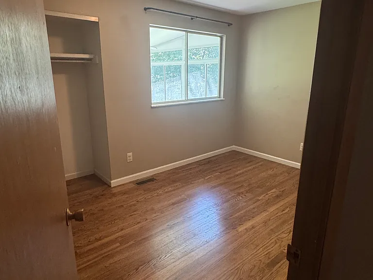 559 Golfwood Dr — Photo 6