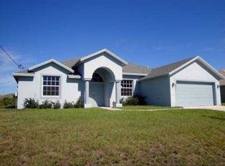 825 SW Hamberland Ave, Port Saint Lucie, FL 34953