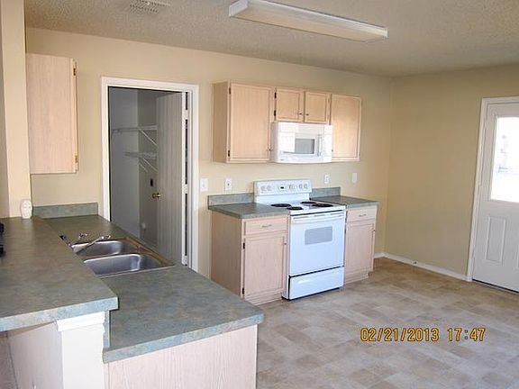 2nd image of 1582 Chivalry Ln
