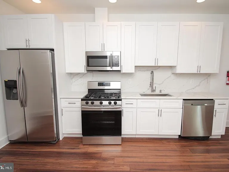1146 S 15th St #2 — Photo 3