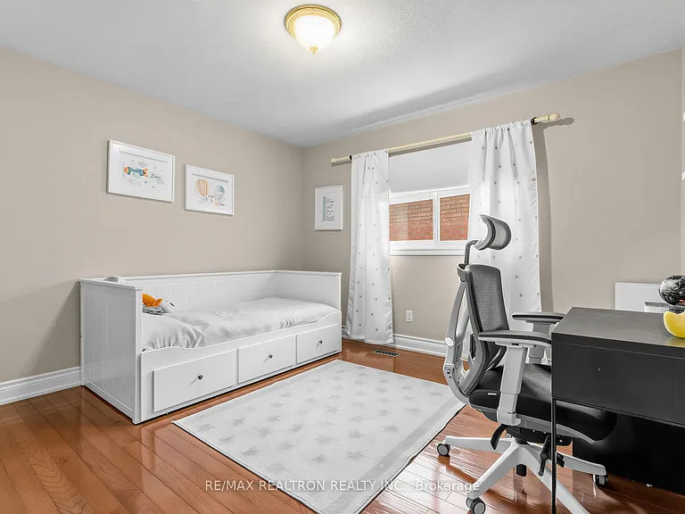 210 Westmount Blvd — Photo 26