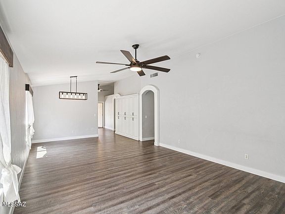 5th image of 2395 W Silverbell Oasis Way