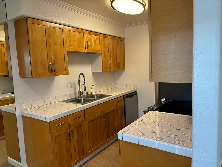 229 Bicknell Ave #302 — Photo 20