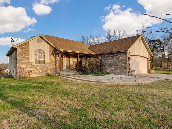 2nd image of 450 Holly Way Drive