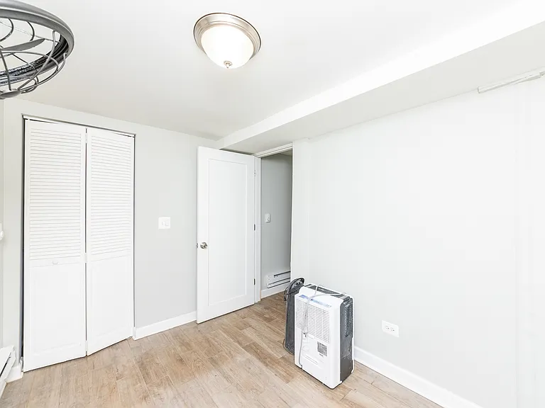1431 W Flournoy St #G — Photo 7