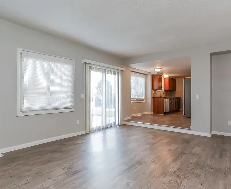 4 bed, 2.0 bath, 1542 sqft, $2,408 — Photo 4