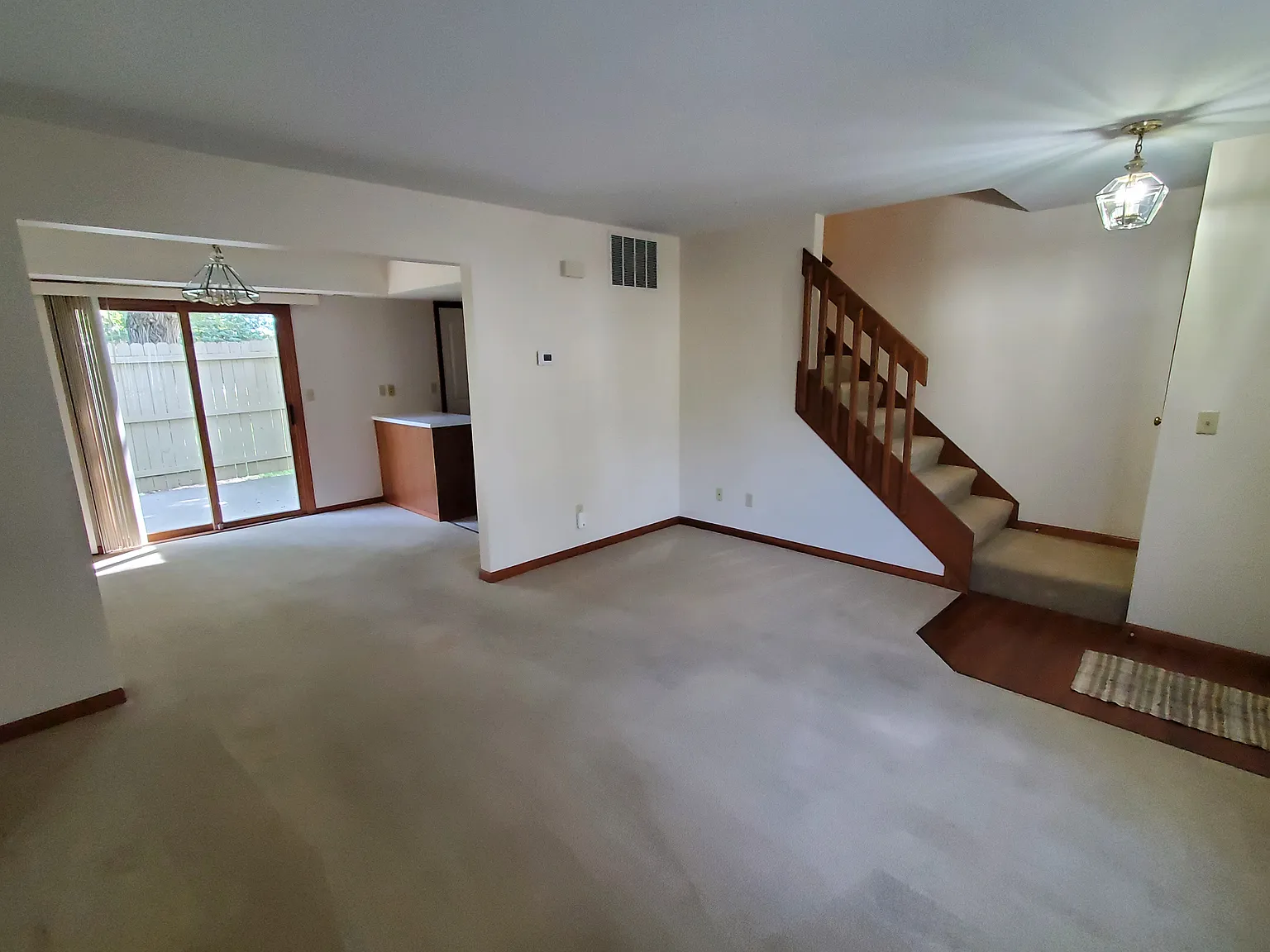 2 bed, 980 sqft, $800 — Photo 3