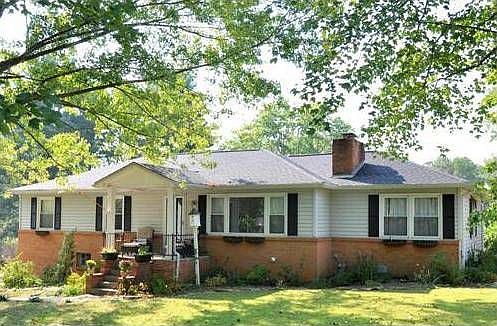 1st image of 627 Ferncliff Ln