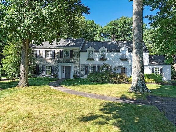 10 Fairway Road