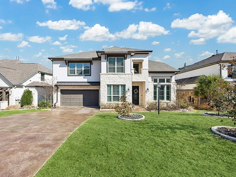 476 Anfield Cir — Photo 2