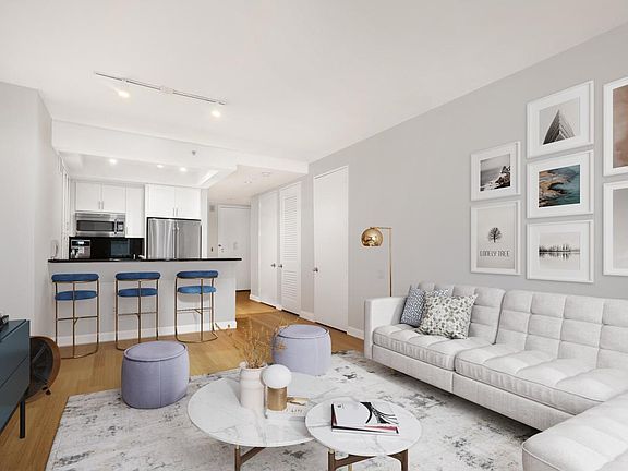 3rd image of 320 W 38th St APT 736