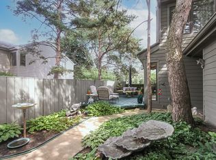 461 Valley View Rd, Barrington, IL 60010