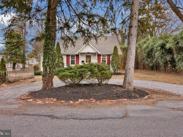223 Frenchs Ave, Moorestown, NJ 08057