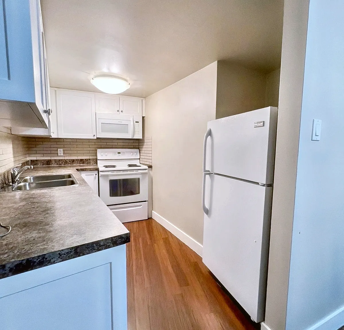 Heritage House Apartments — Photo 4