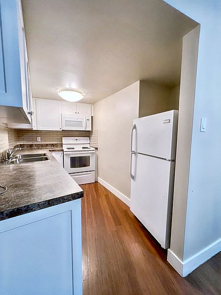 Calgary Apartment for rent - 1 Bedroom — photo 3