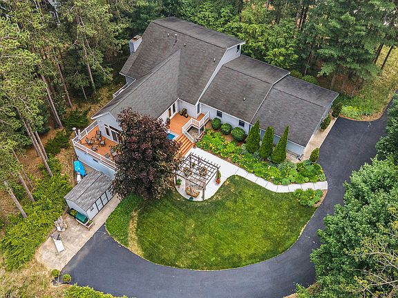 3rd image of 13489 Redbird Ln