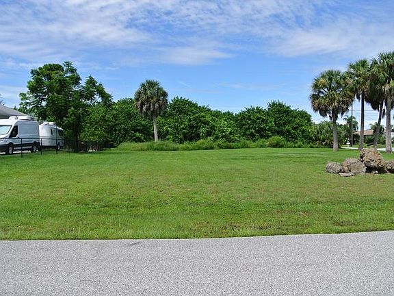 4th image of 18229 Bracken Cir