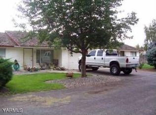 307 S 4th St, Selah, WA 98942