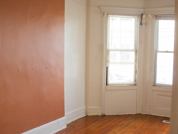 4th image of 123 Clifton Pl