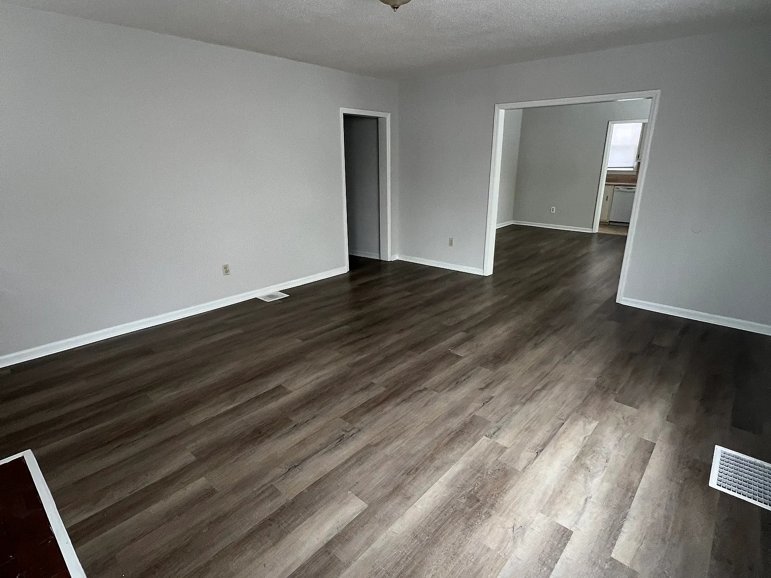 2 bed, 900 sqft, $1,095 — Photo 3
