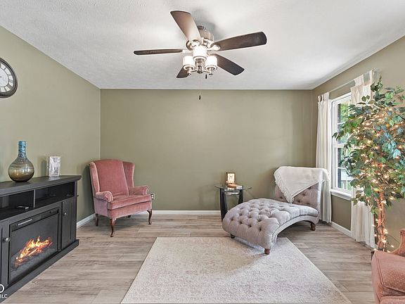 5th image of 4709 Oakton Way