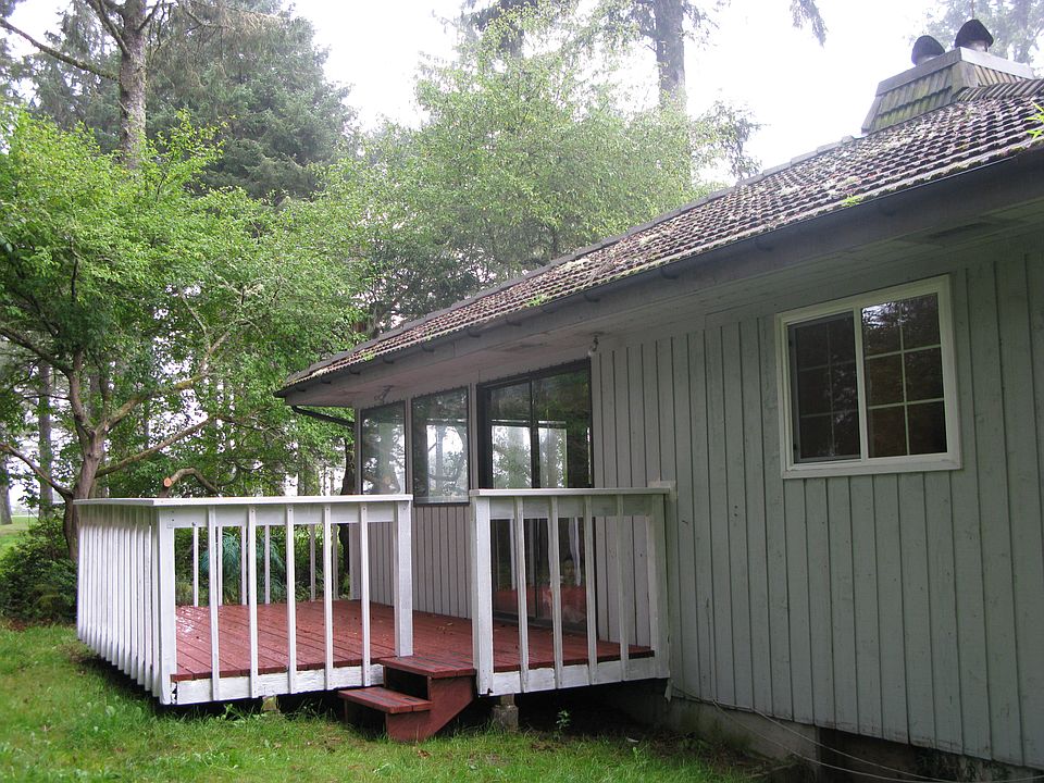 Entry to Family Room