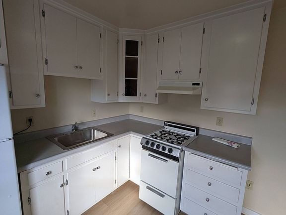 3rd image of 2122 Buena Vista Ave #5