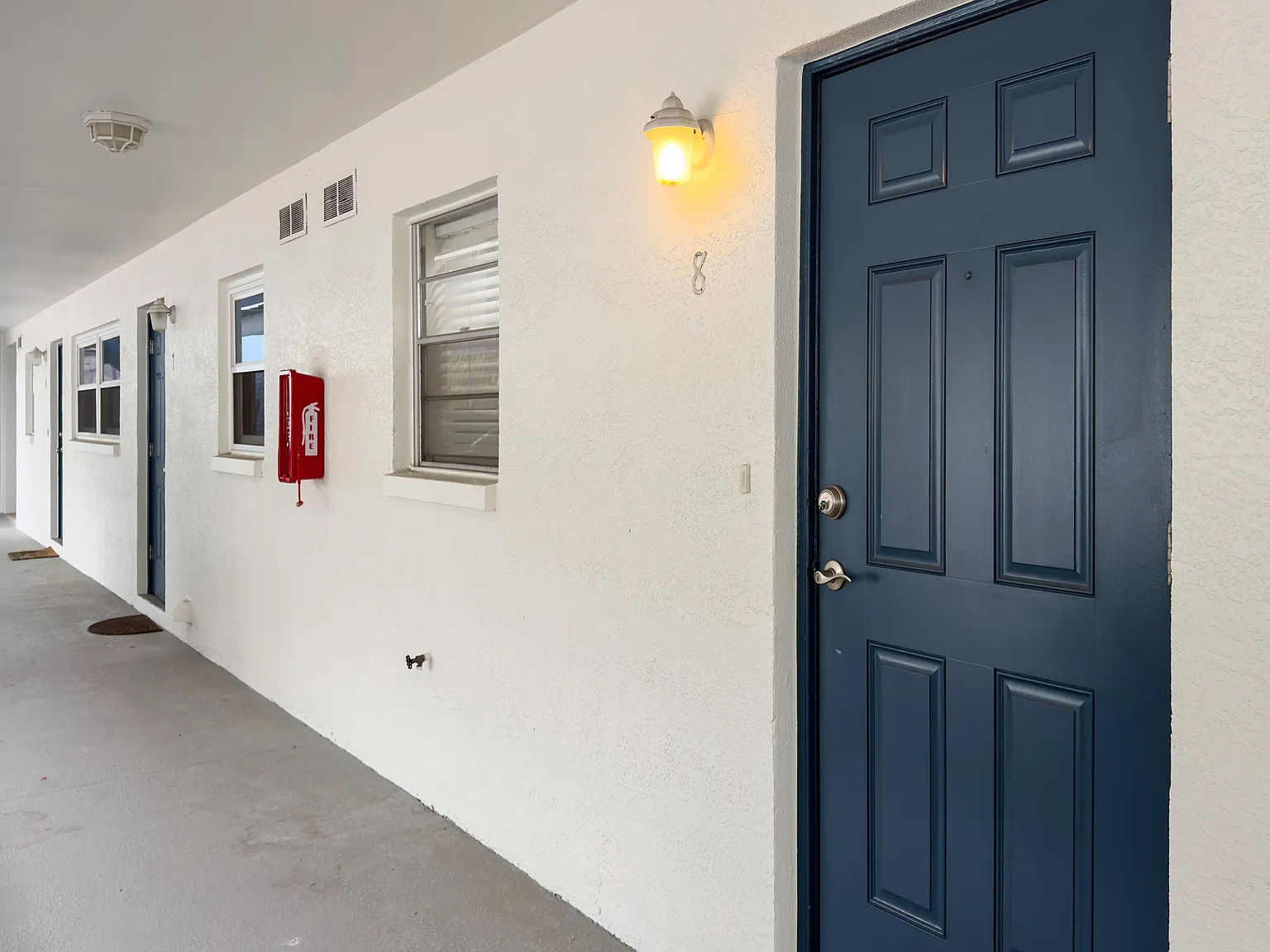 1 bed, 740 sqft, $1,900 — Photo 2