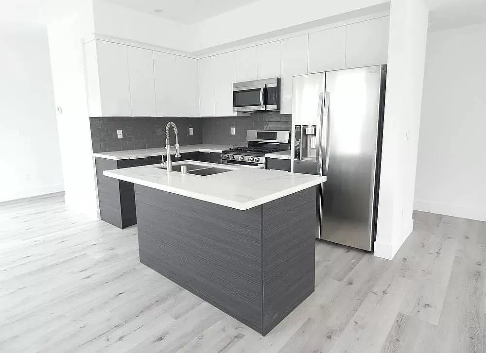 3 bed, 2.5 bath, 1939 sqft, $4,295 — Photo 2