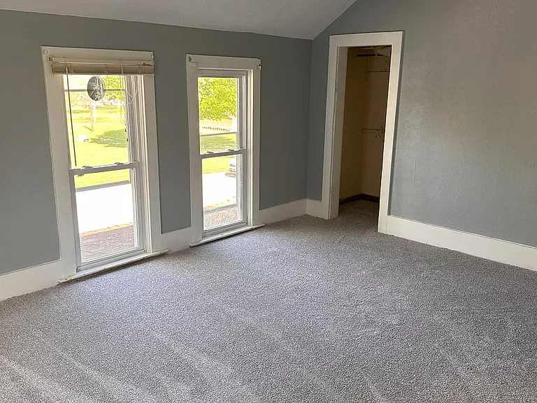 506 N York St — Photo 15