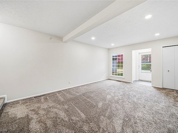 4th image of 7982 Colonial Dr