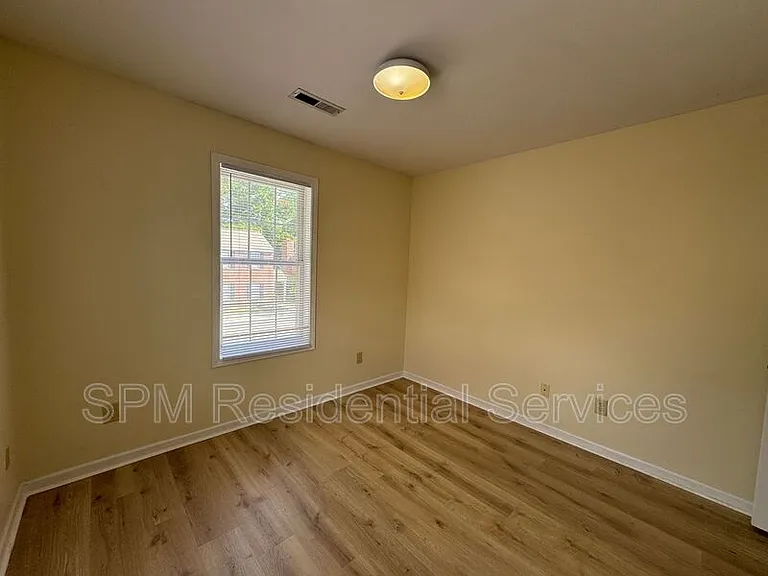 5147 Lampost Cir — Photo 17